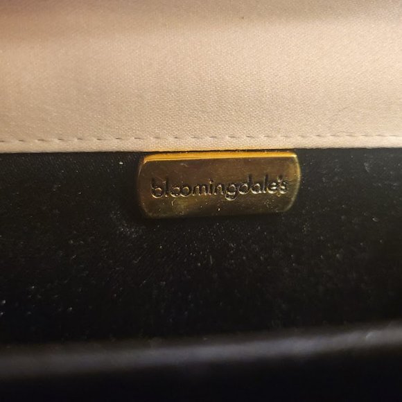 Vintage Bloomingdales soft satin purse - Picture 5 of 11